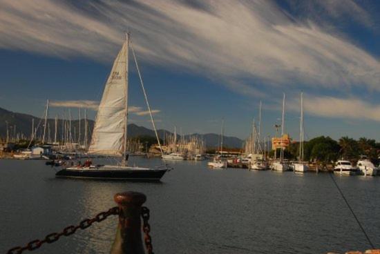 Muriel Le Mar Estang Canet-en-Roussillon Bagian luar foto